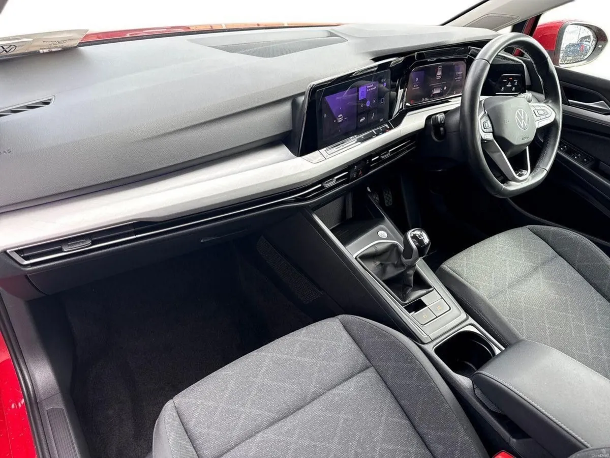 Volkswagen Golf 1.0 TSI 110HP Life - Image 2