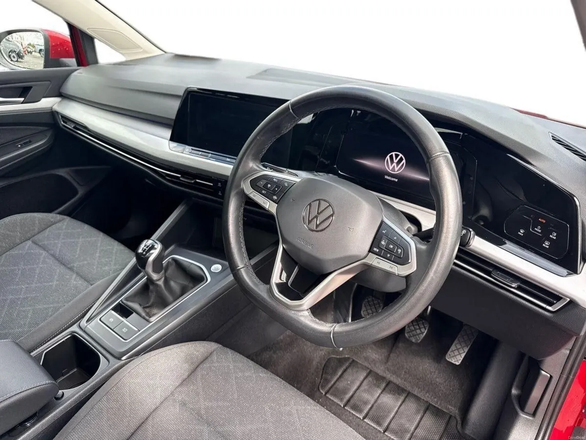 Volkswagen Golf 1.0 TSI 110HP Life - Image 6