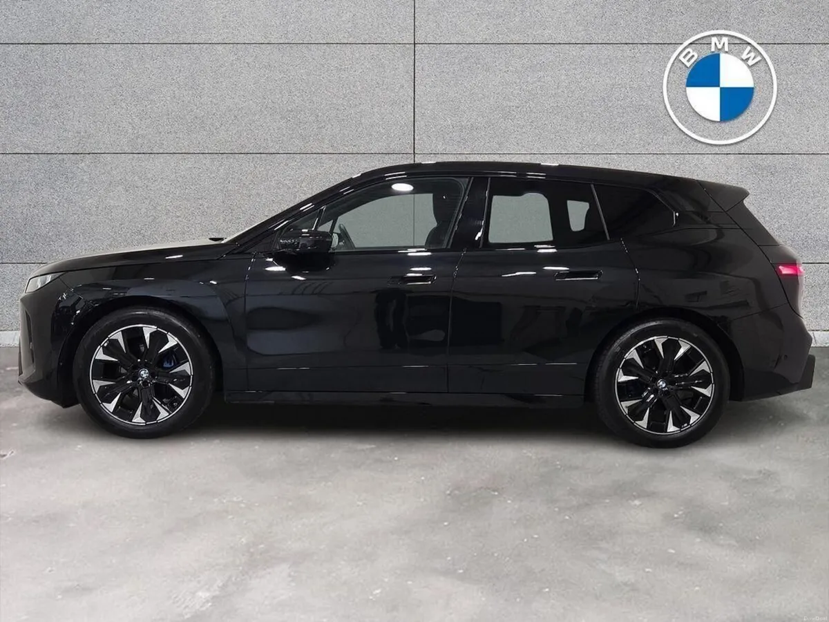 BMW iX xDrive45 M Sport - Image 3