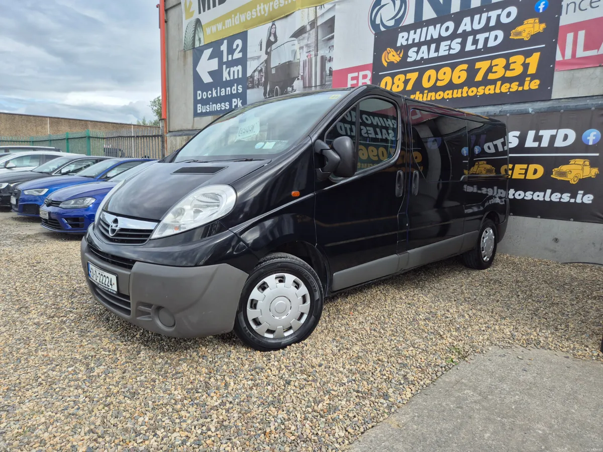 🦏 Opel Vivaro 2013 AUTO 9 seater. NEW NCT 🦏 - Image 1