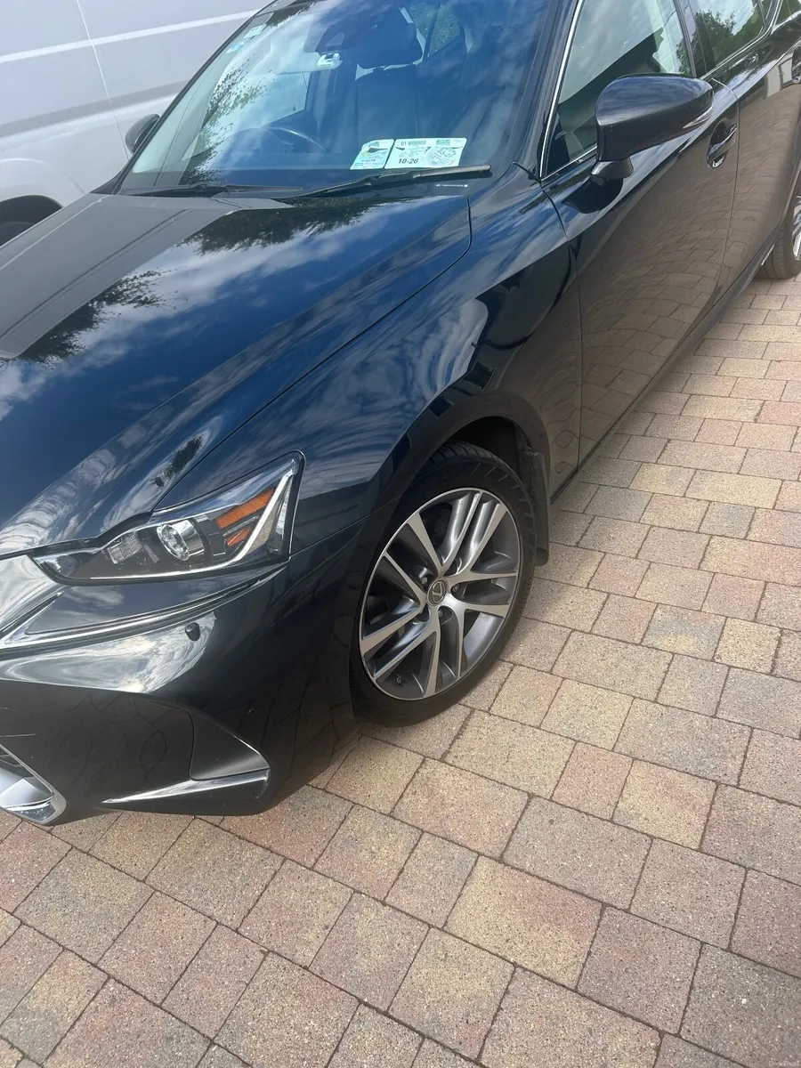 Lexus IS 2018 - Image 6