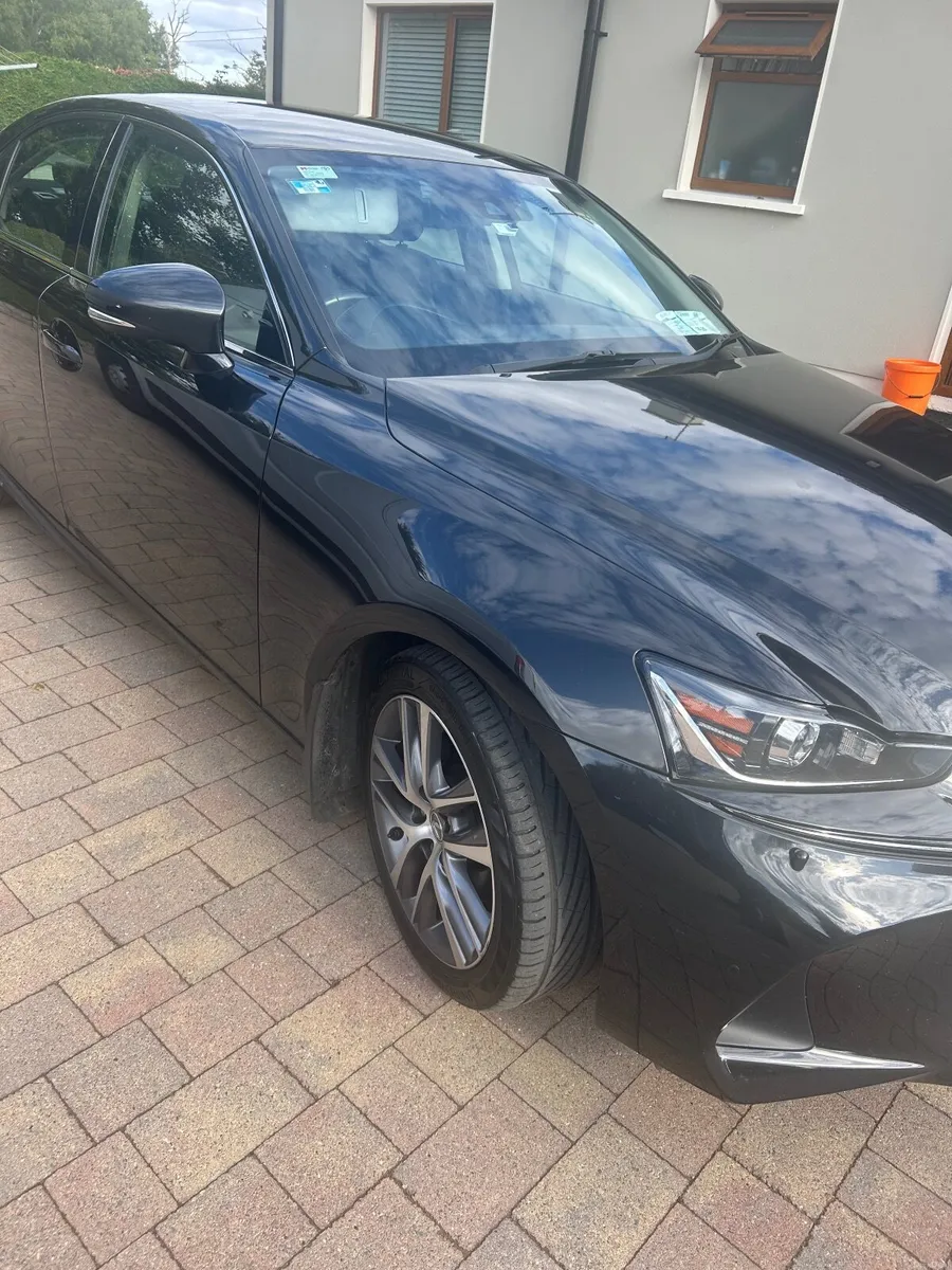 Lexus IS 2018 - Image 5