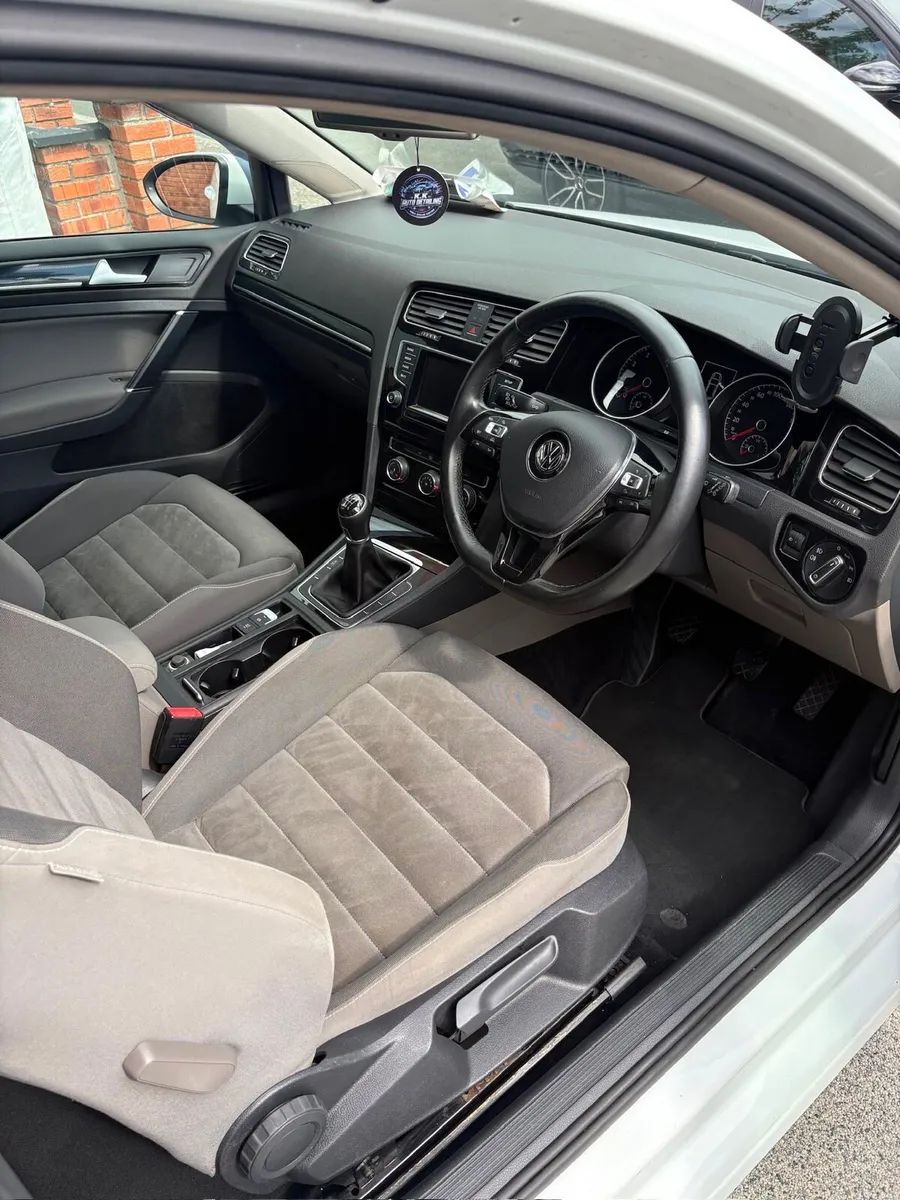 Volkswagen Golf - Image 5