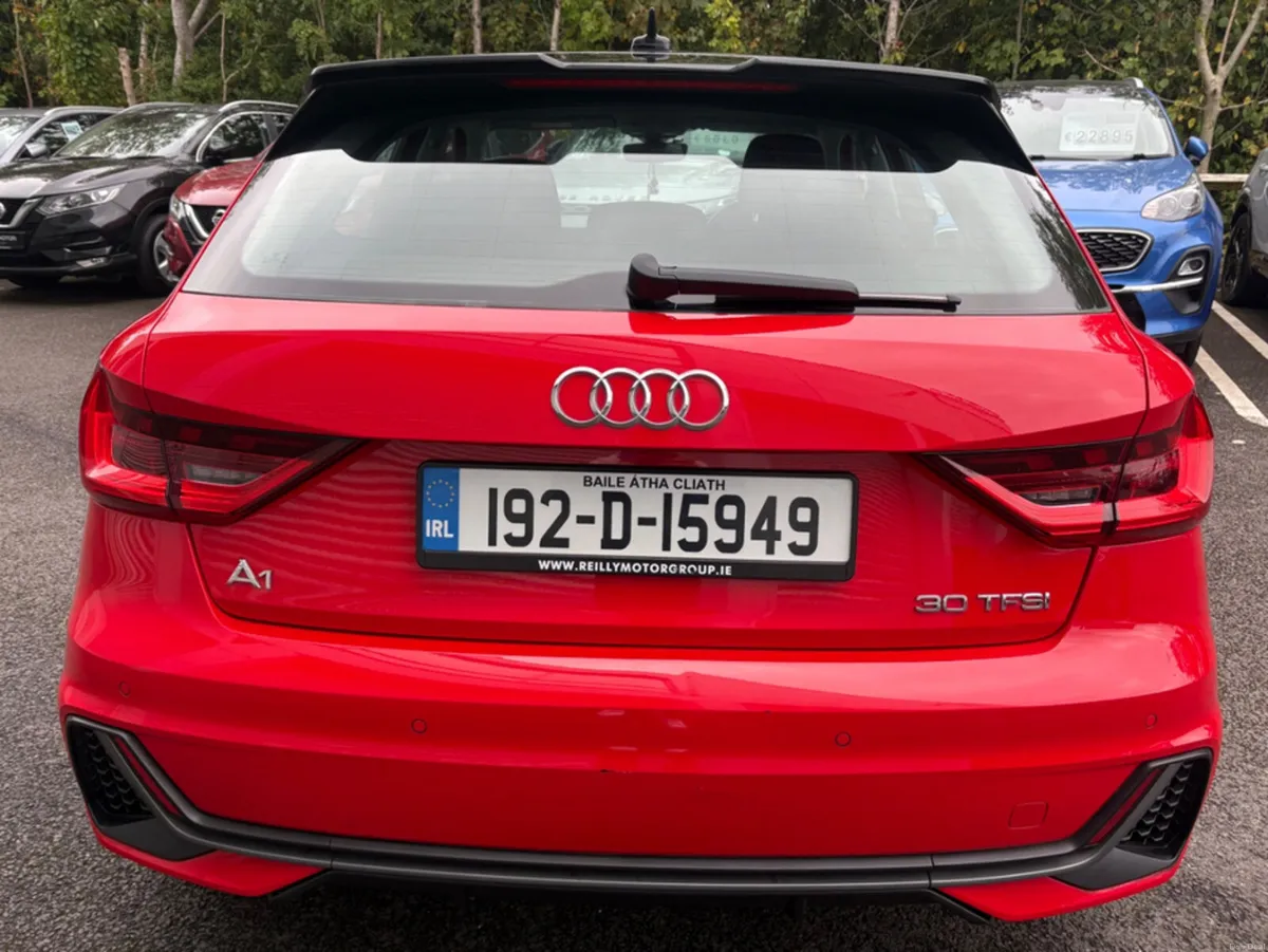Audi A1 1.0 PETROL S-LINE **TWO TONE** - Image 6
