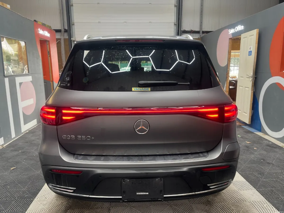 Mercedes-Benz EQB 2024 MERCEDES-BENZ EQB 250+ / CR - Image 4