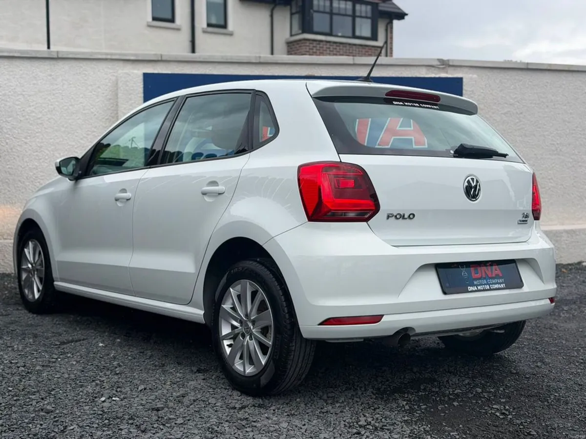 Volkswagen Polo AUTO - 35K KMS - Image 5