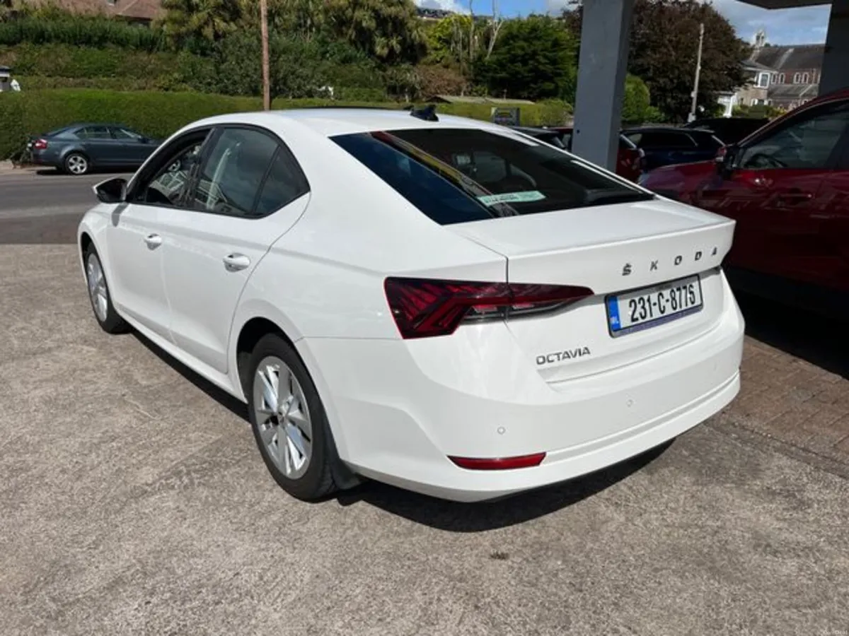 Skoda Octavia AMB 1.0tsi 110HP 5DR - Image 4