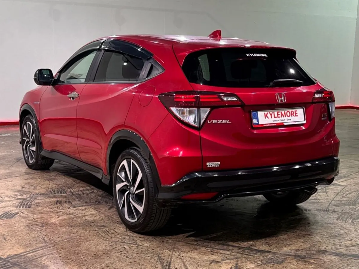 Honda Vezel 1.5 AUTOMATIC - RS EDITION - BLACK HAL - Image 5