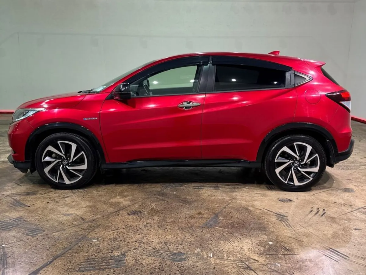 Honda Vezel 1.5 AUTOMATIC - RS EDITION - BLACK HAL - Image 6