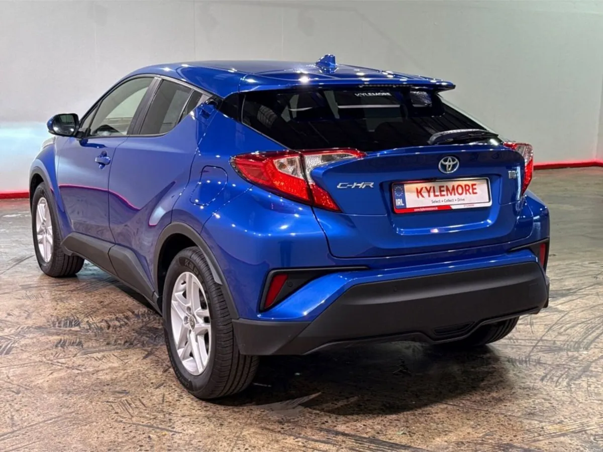 Toyota C-HR 1.8 HYBRID - ALLOY WHEELS - REVERSE CA - Image 5