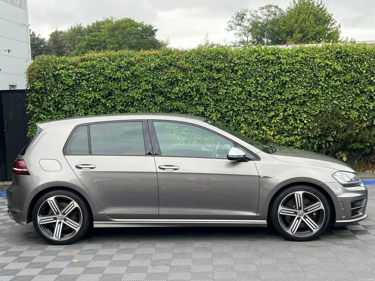 Volkswagen Golf R 4MOTION 2.0 TSI AUTO // SERVICE - Image 2