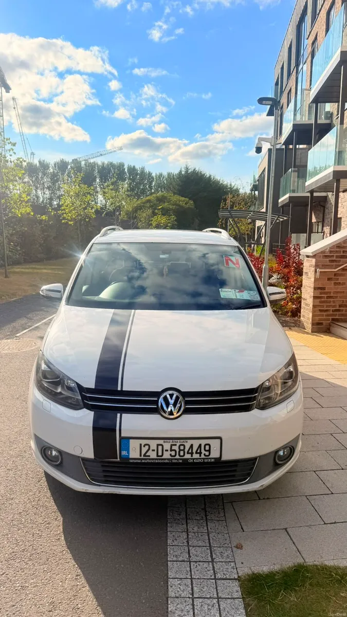 Volkswagen touran Petrol  7 Seater Automatic - Image 2