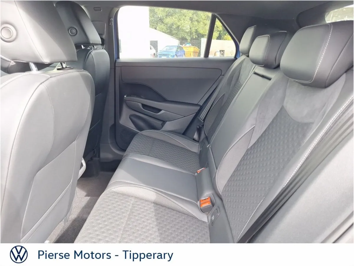 Volkswagen T-Roc R-LINE 1.5TSI 150HP MHEV BLACK ED - Image 6