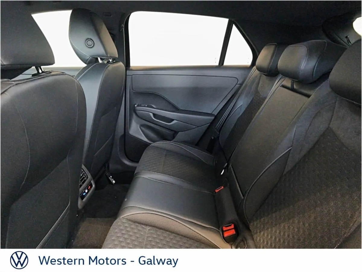 Volkswagen T-Roc **Save €1000 vs New** R-LINE 1.5T - Image 6