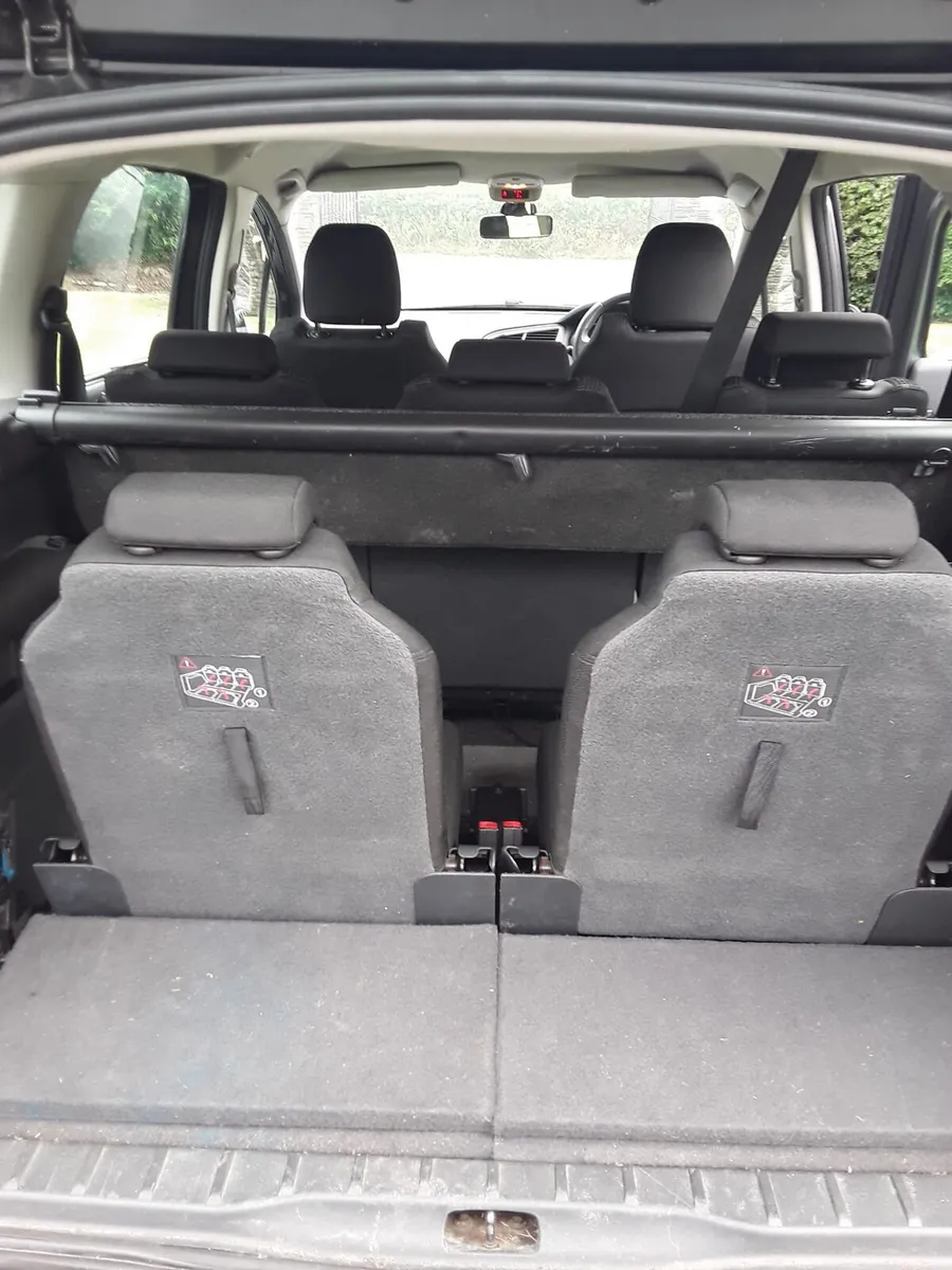 2012 Peugeot 5008 Auto 7 seater. - Image 4