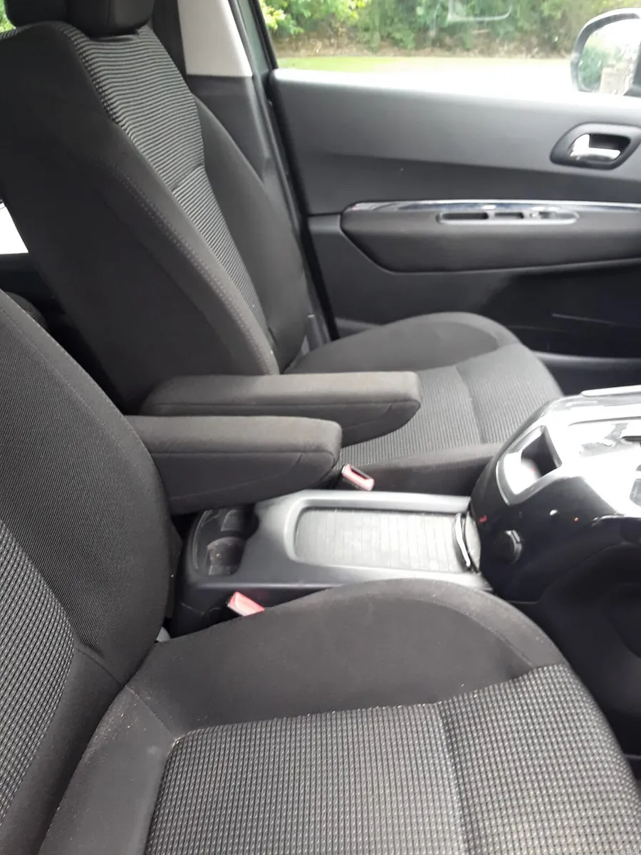 2012 Peugeot 5008 Auto 7 seater. - Image 6