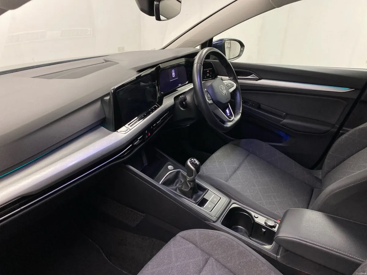 Volkswagen Golf 1.0 TSI 110HP Life - Image 2