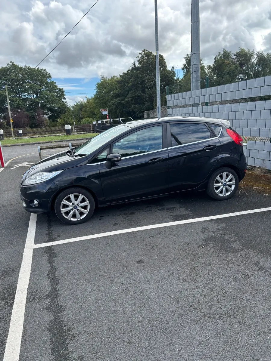 2011 Ford Fiesta - Image 3