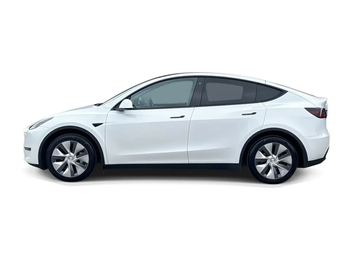 Tesla Model Y LONG RANGE AWD - Image 6