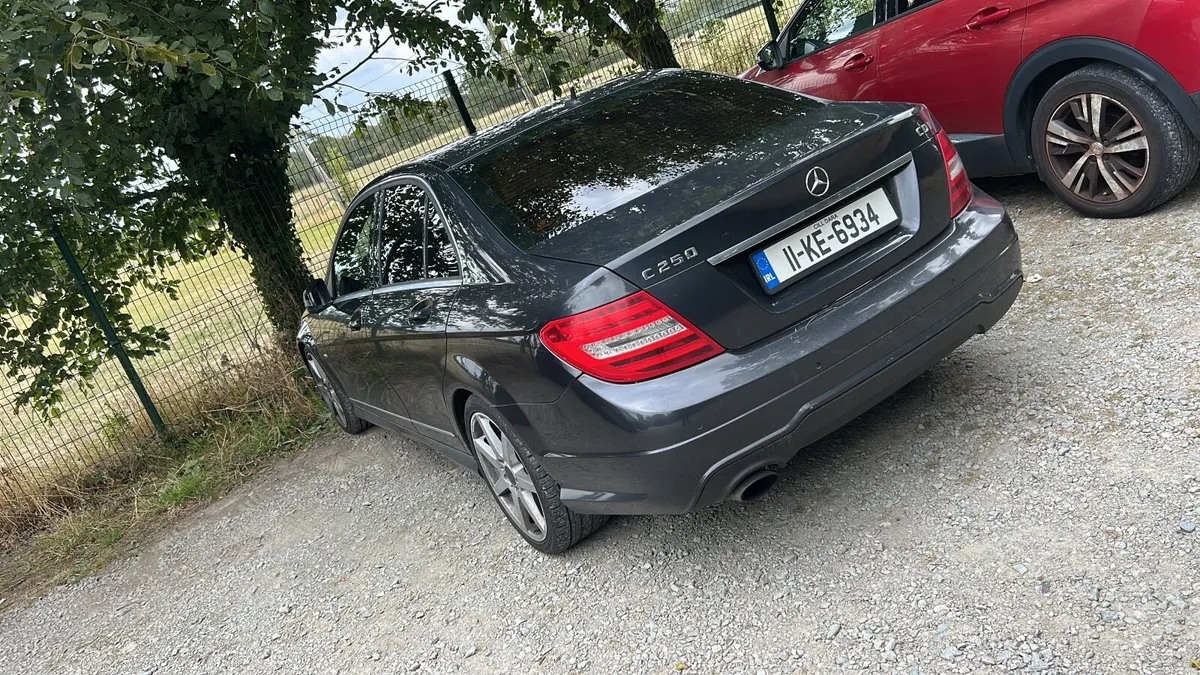 Mercedes-Benz C-Class 2011 - Image 3