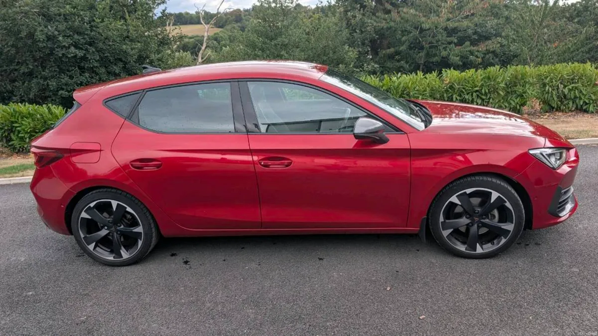 Cupra Leon 2023 Hatchback 1.5 eTSI mild-hybrid - Image 2