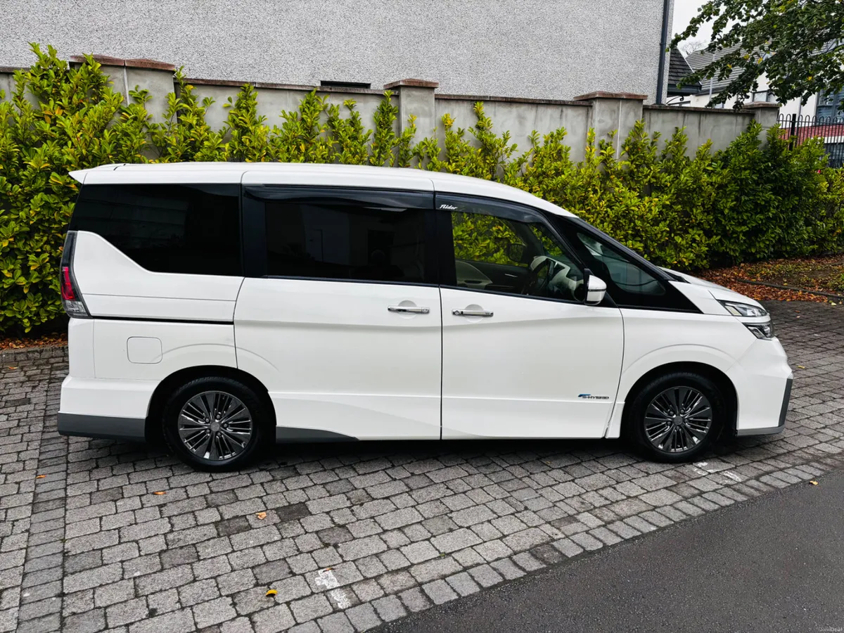 2017 NISSAN SERENA 2.0 HYBRID RIDER PRO PILOT - Image 5