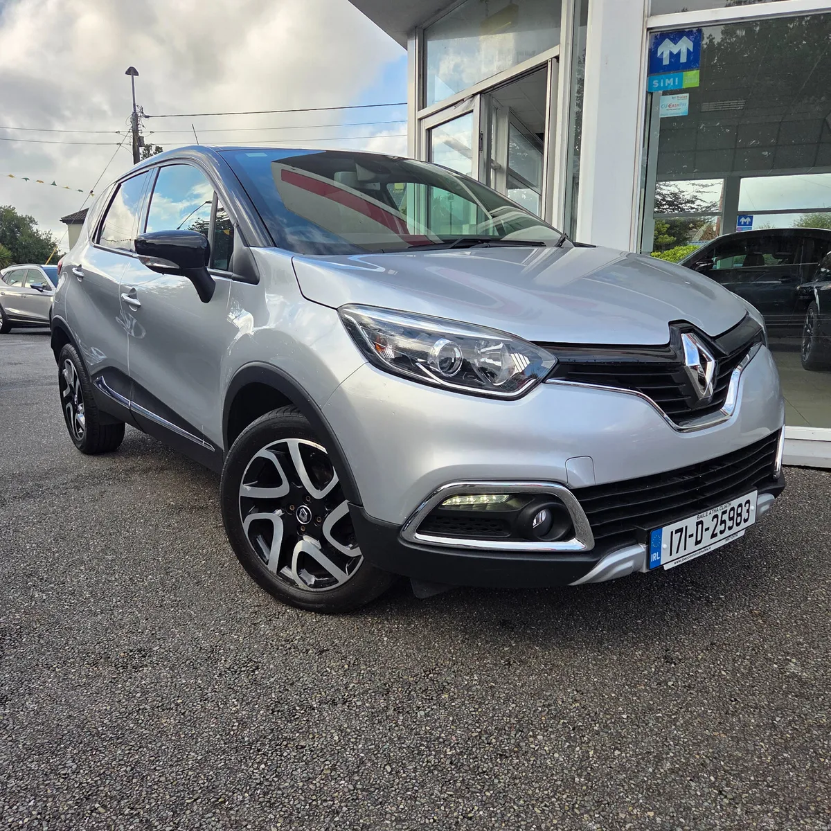 Renault Captur 2017 Signature X NAV - Image 1