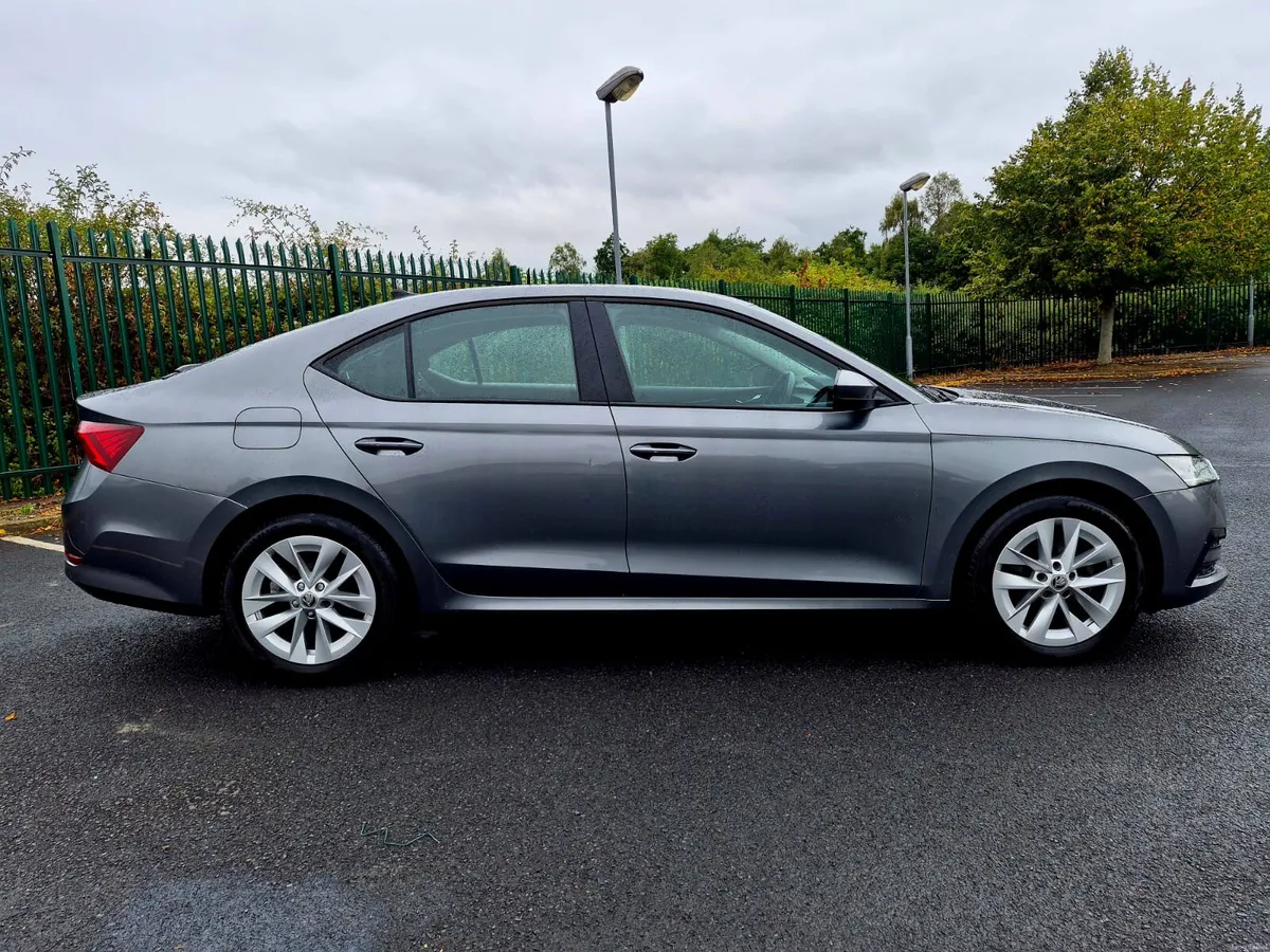 2022 SKODA OCTAVIA AMBITION 2.0 TDI - Image 2
