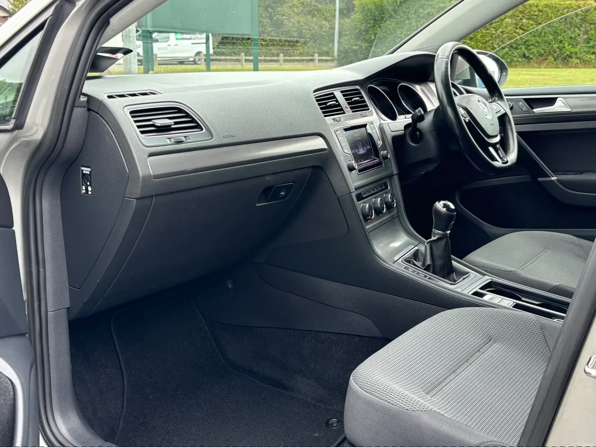 Volkswagen Golf 1.6 TDI COMFORTLINE 2013 - Image 5
