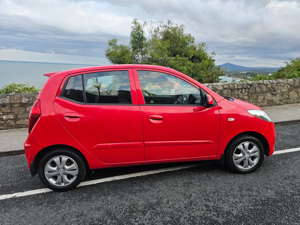 Hyundai i10 1.1l *LOW MILEAGE* - Image 4