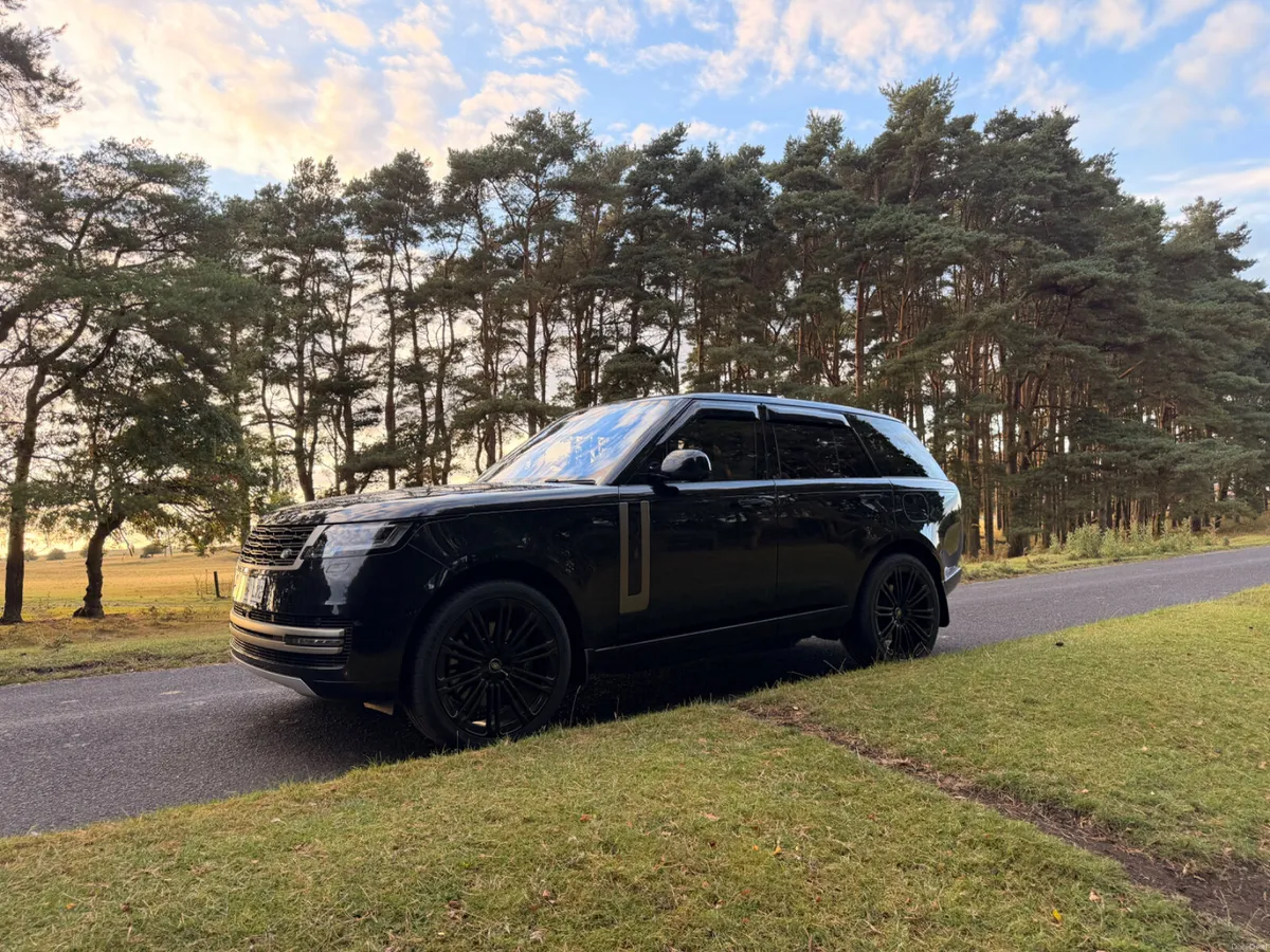Land Rover Range Rover 2023 - Image 3