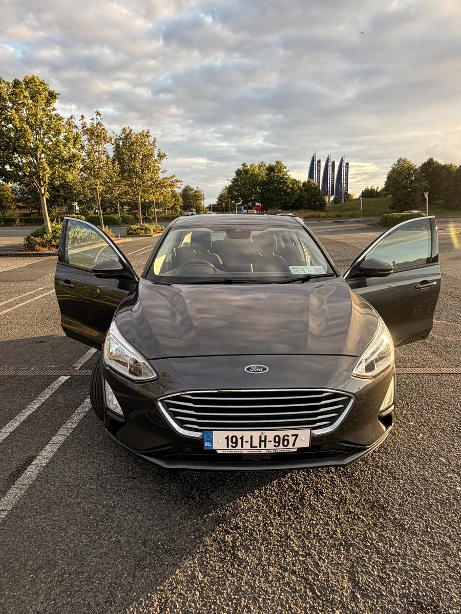 Ford Focus 2019 1.0l ZETEC ECOBOOST 125PS 6 SPEED - Image 2