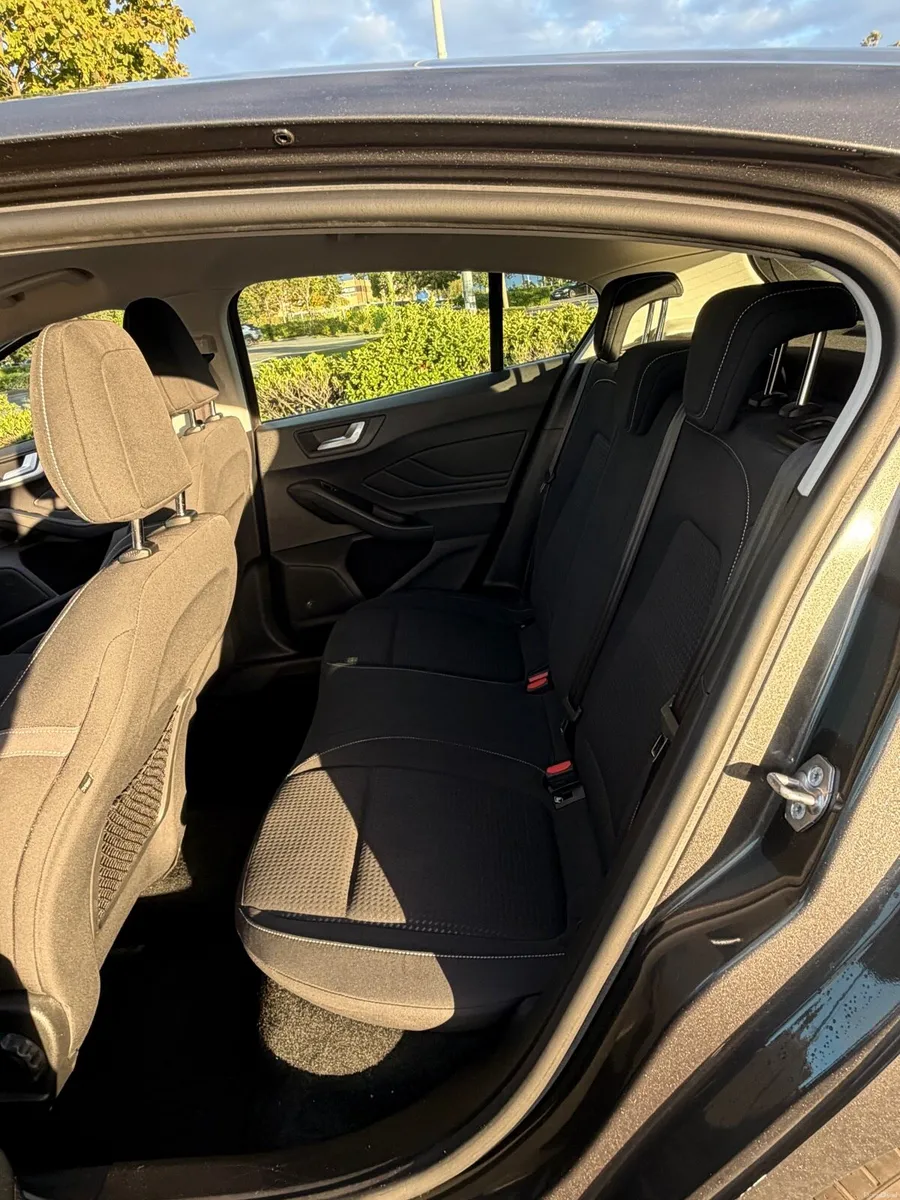 Ford Focus 2019 1.0l ZETEC ECOBOOST 125PS 6 SPEED - Image 3