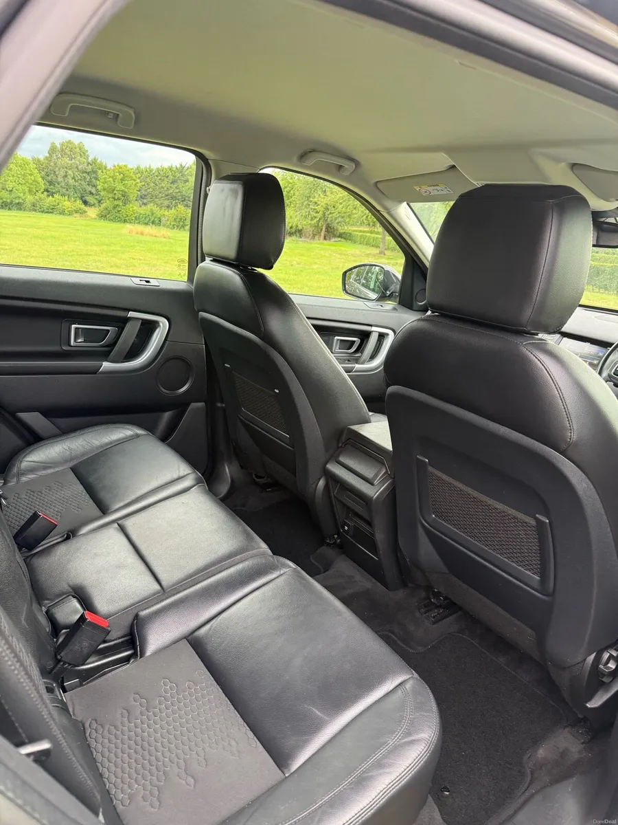 2019 Land  Rover Discovery sport - Image 5