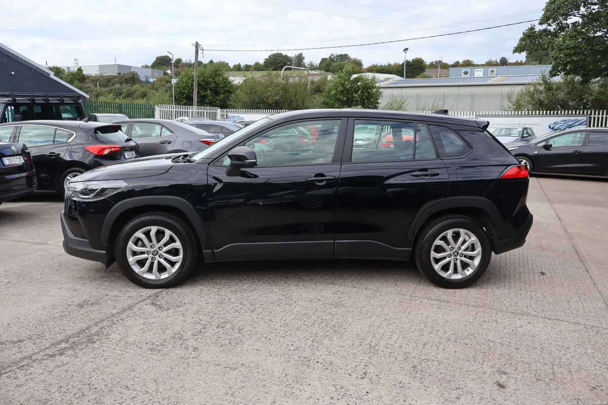 Toyota Corolla Cross Luna Exceptional Condition! - Image 6