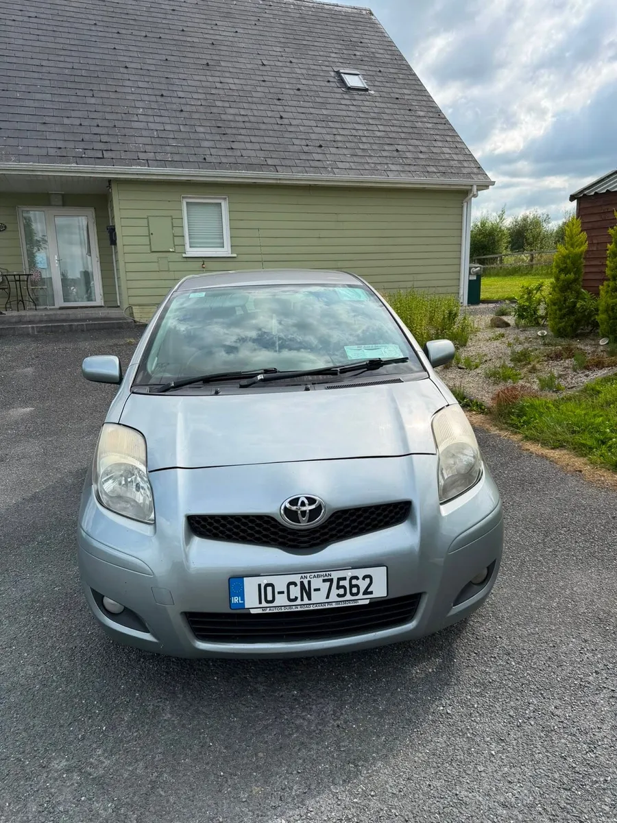 Toyota Yaris 2010 - Image 1