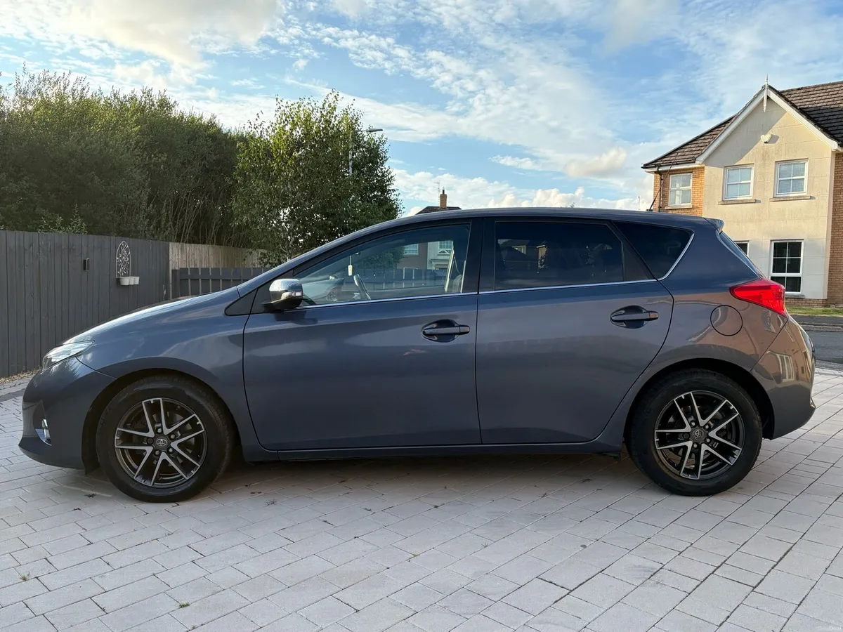 2014 Toyota Auris 1.4 D-4D icon+ - Image 5