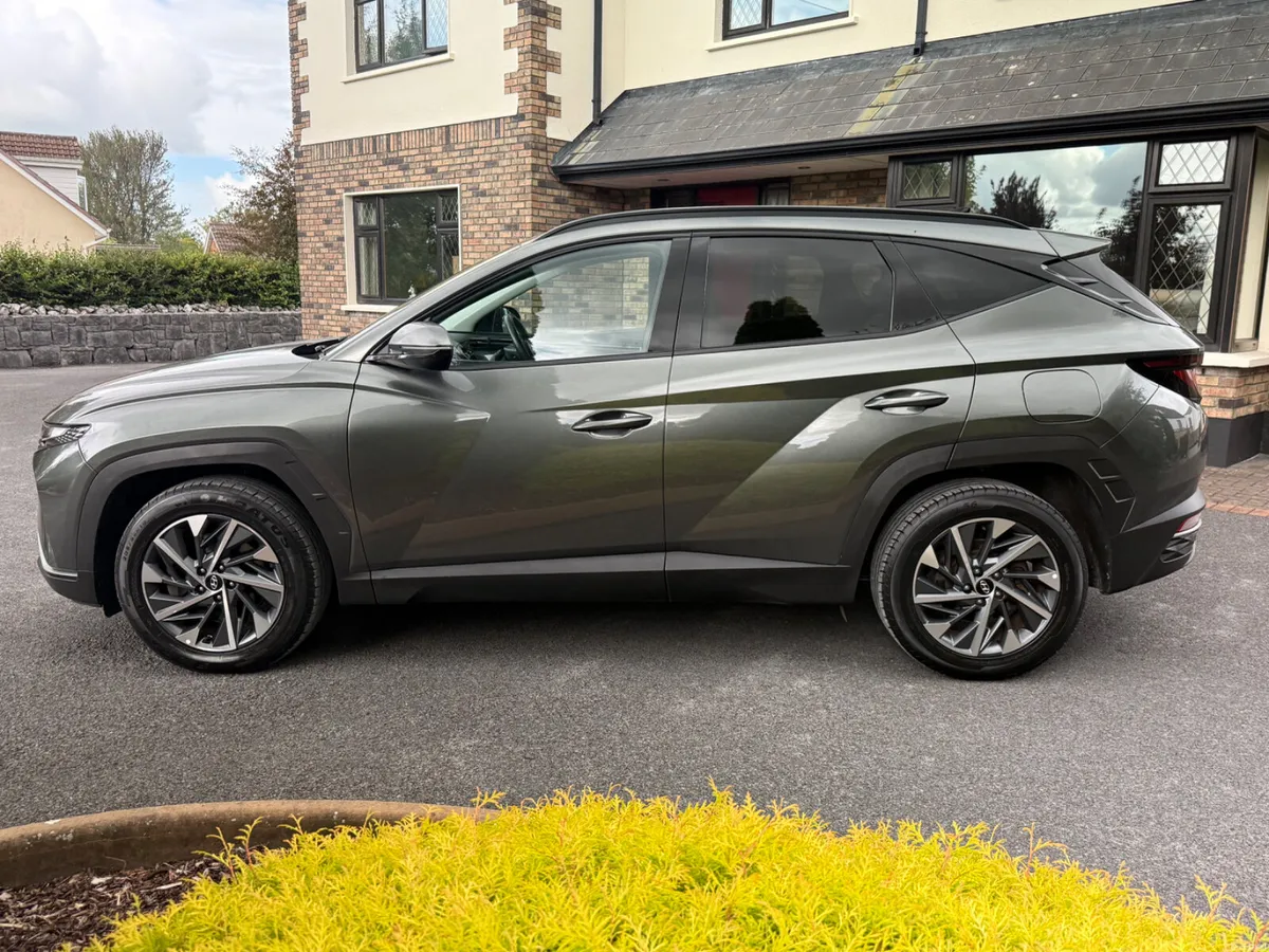 Stunning 221 Hyundai Tucson Executive! - Image 4