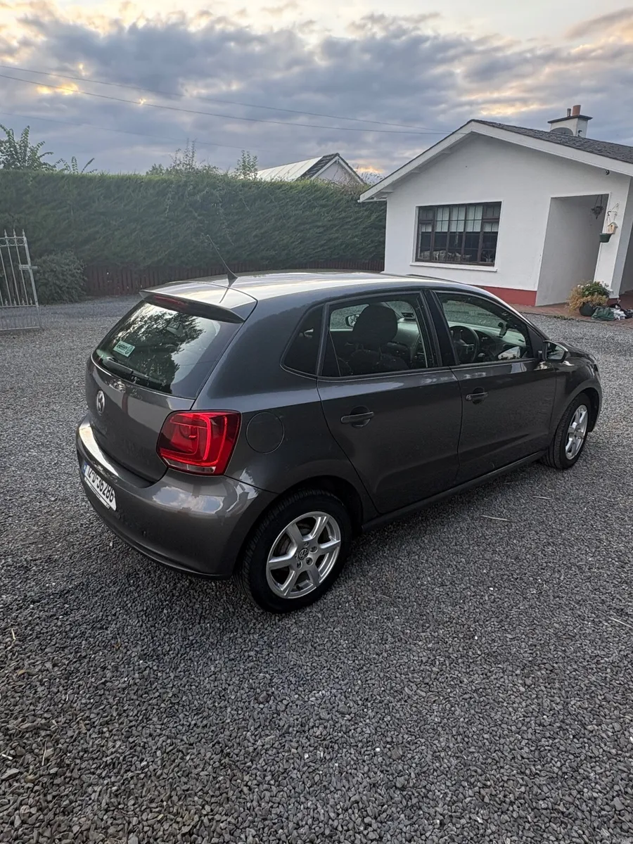 Volkswagen Polo 2012 - Image 2