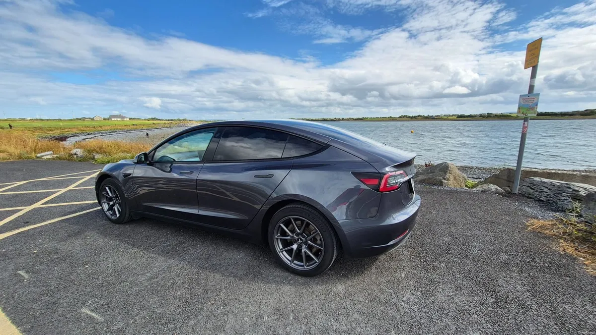 Tesla Model 3 RWD 2023 - Image 6