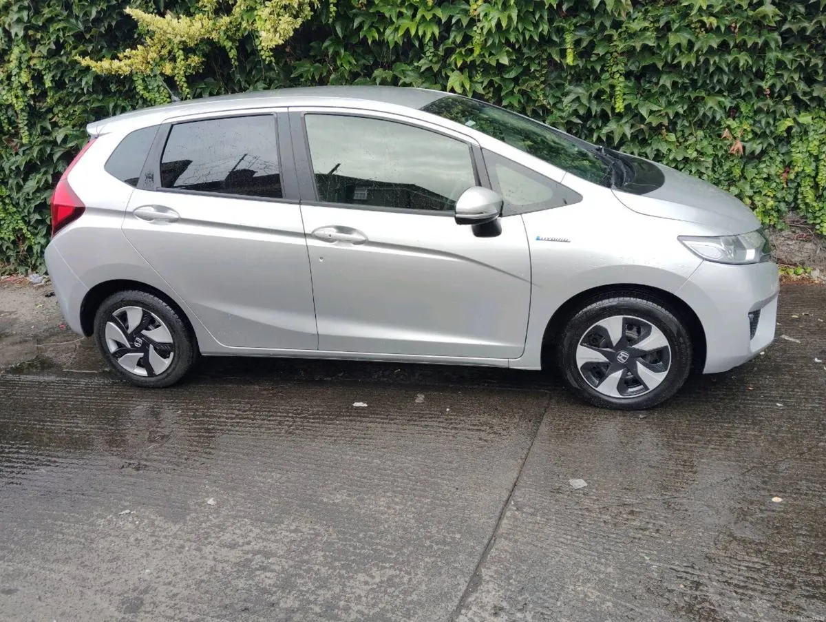 2015 Honda Fit Hybrid Automatic, NCT - Image 4