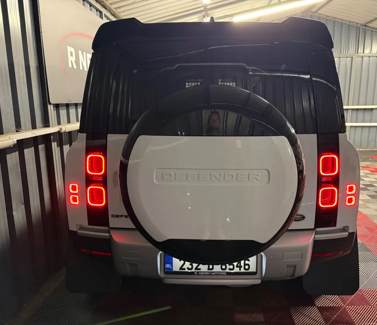 2023 232 Land Rover Defender 3 Seat Vat iNC 3.0D - Image 2