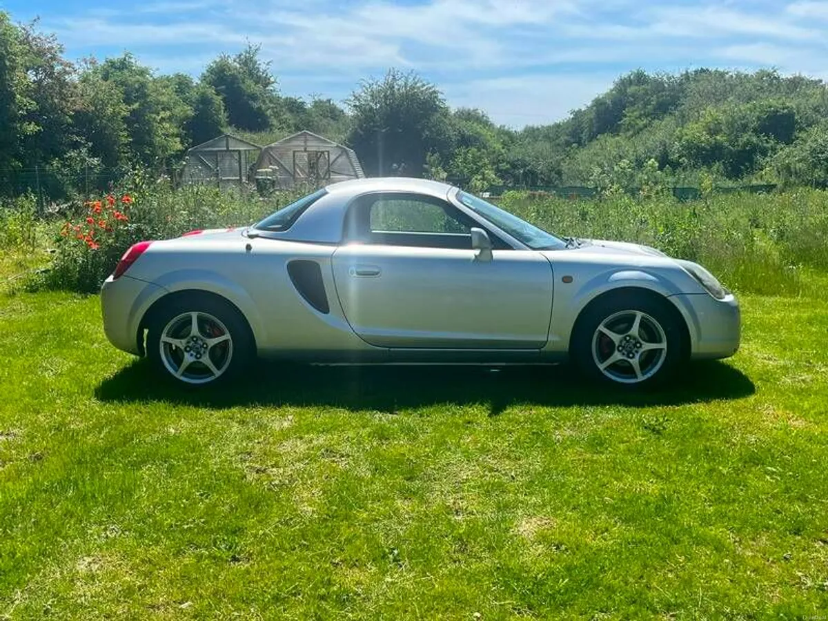 2000 Toyota MR-S / MR2 Spyder - Image 2