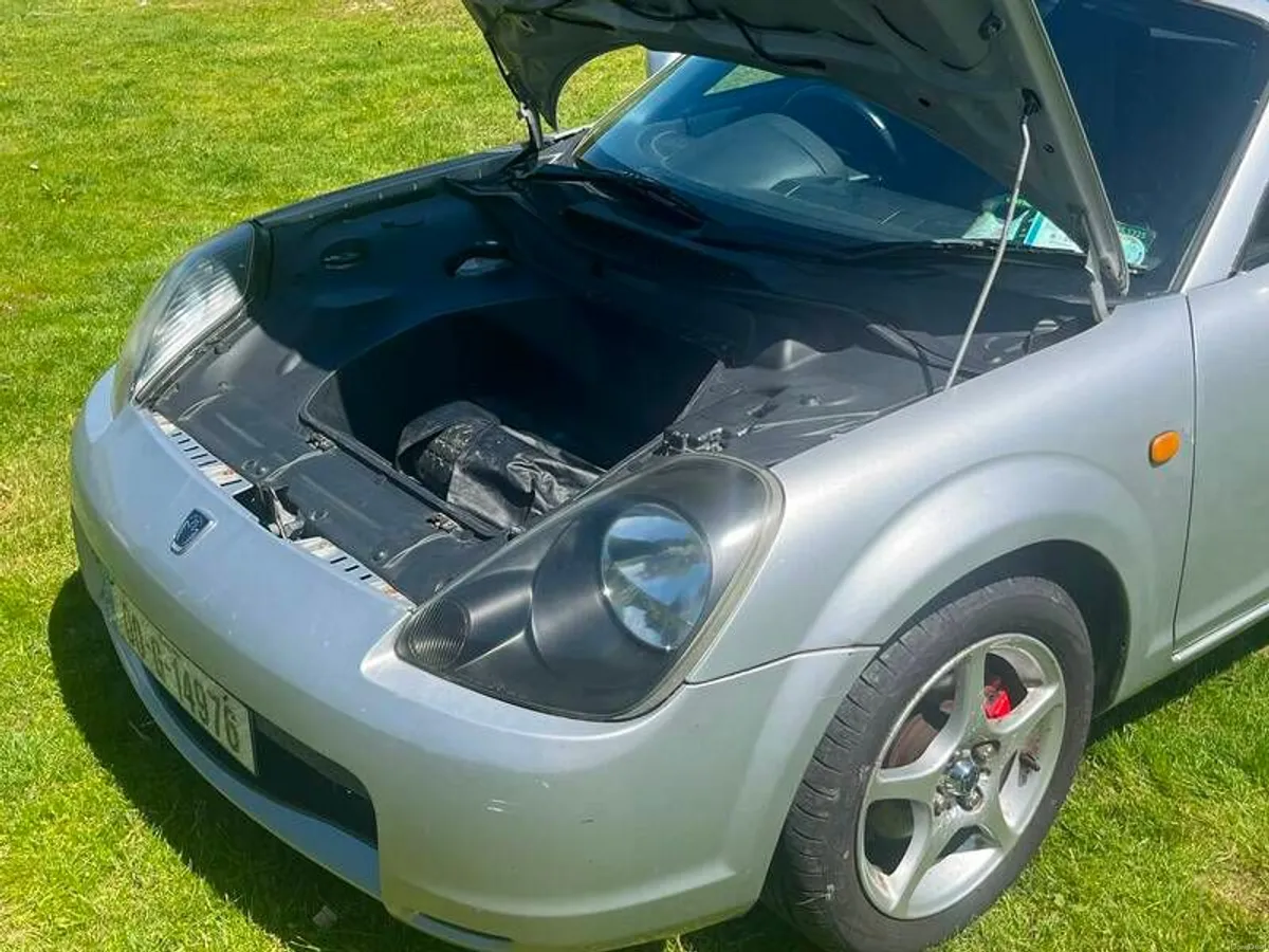 2000 Toyota MR-S / MR2 Spyder - Image 4