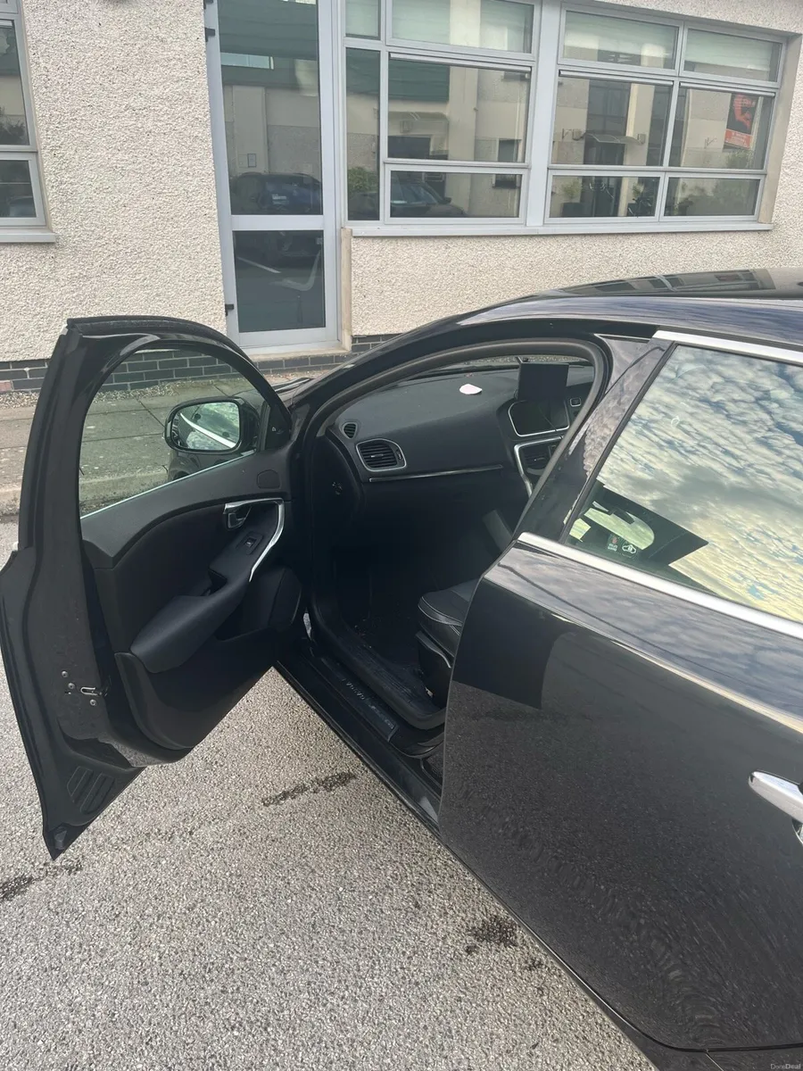 2013 Volvo V40 1.6L Petrol Automatic - Image 6