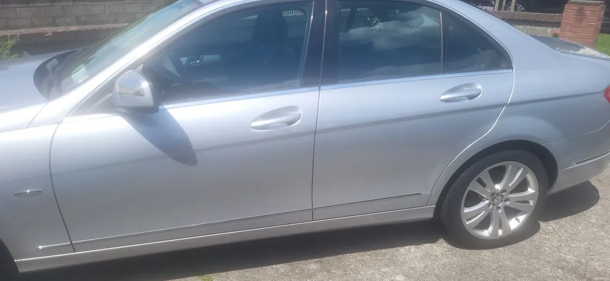 Mercedes-Benz C-Class 2008 - Image 2
