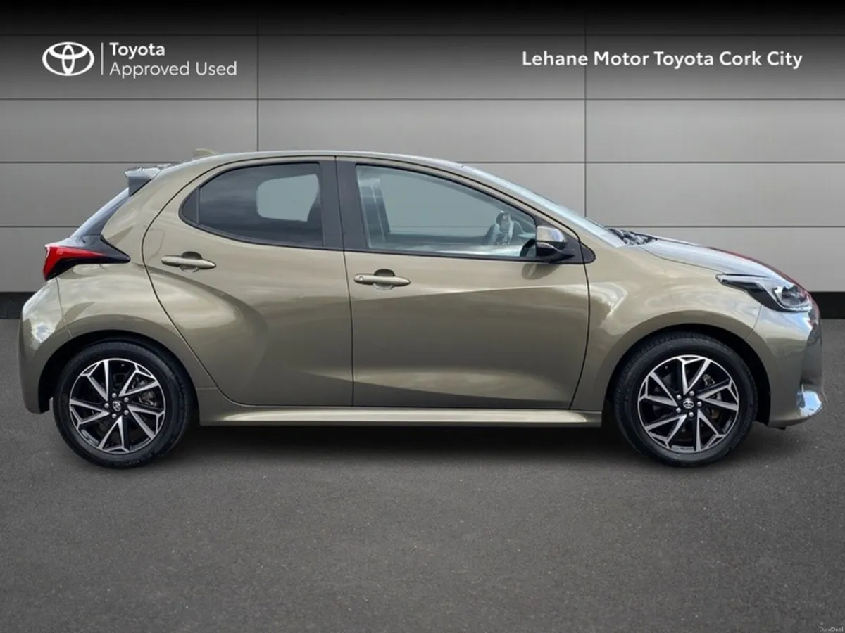 Toyota Yaris 1.5 LUNA SPORT 4DR A - Image 3