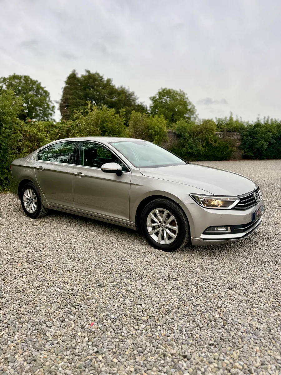 2015 Volkswagen Passat 1.6 TDI 120HP DSG Automatic - Image 2