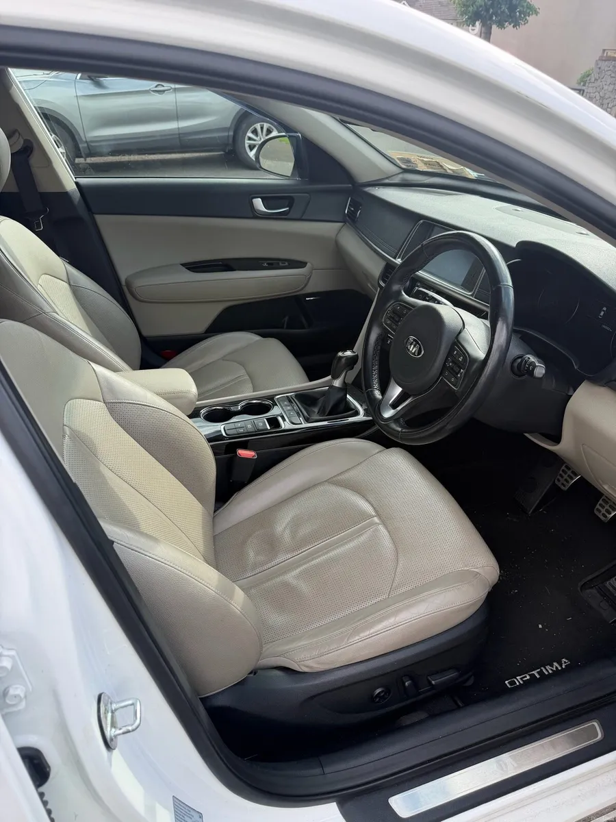 Kia Optima - Image 6