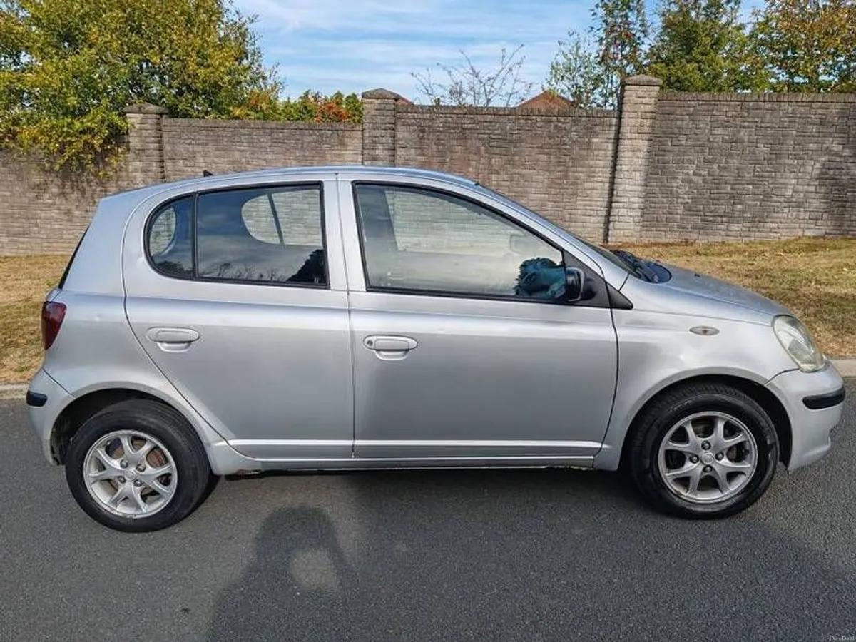 2006 Toyota Yaris - Image 2